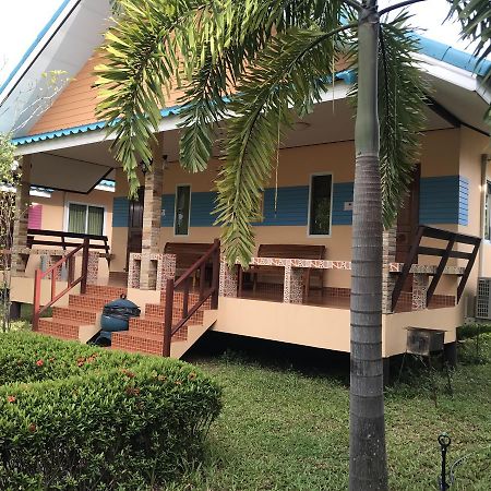 Sangtong Beach Resort Laem Sing Eksteriør billede