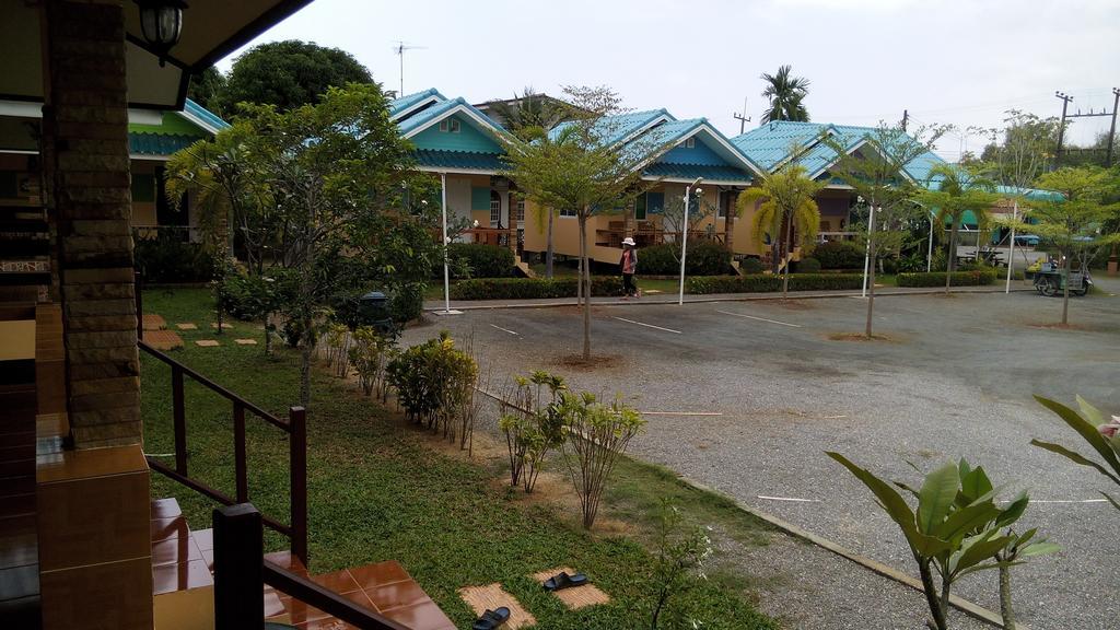 Sangtong Beach Resort Laem Sing Eksteriør billede
