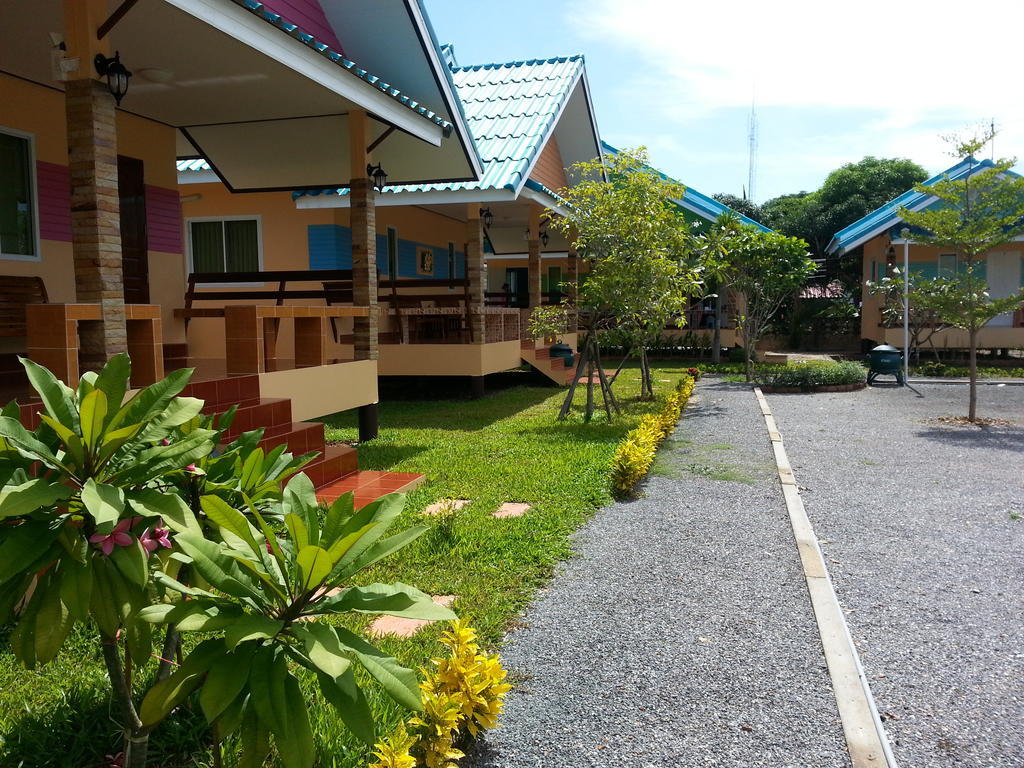 Sangtong Beach Resort Laem Sing Eksteriør billede