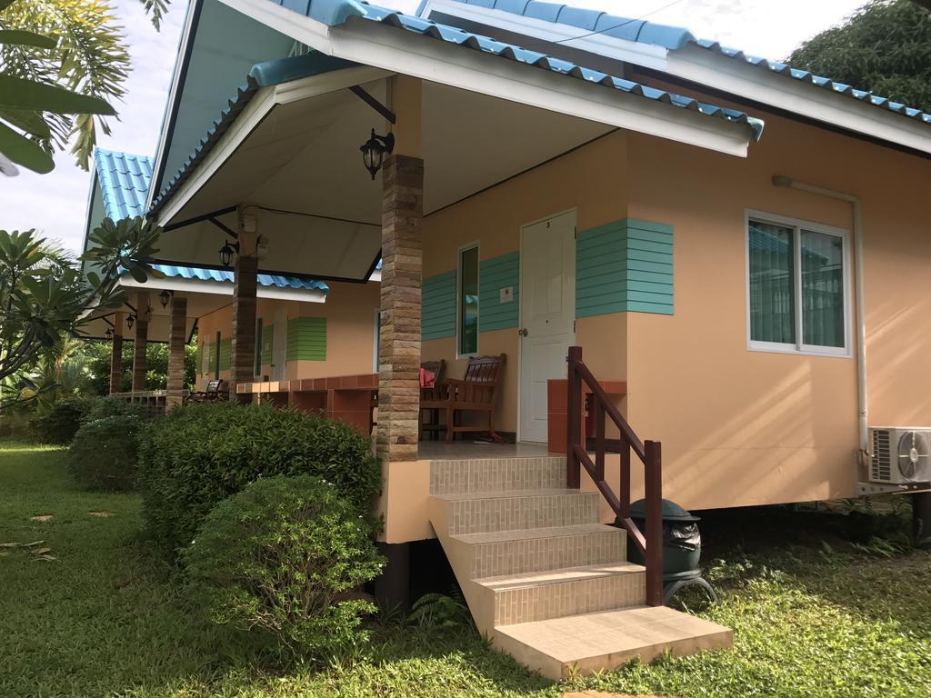 Sangtong Beach Resort Laem Sing Eksteriør billede