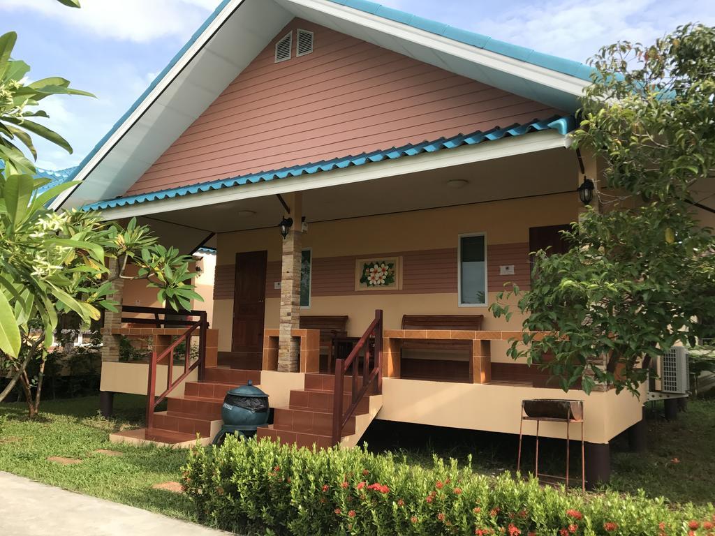 Sangtong Beach Resort Laem Sing Eksteriør billede