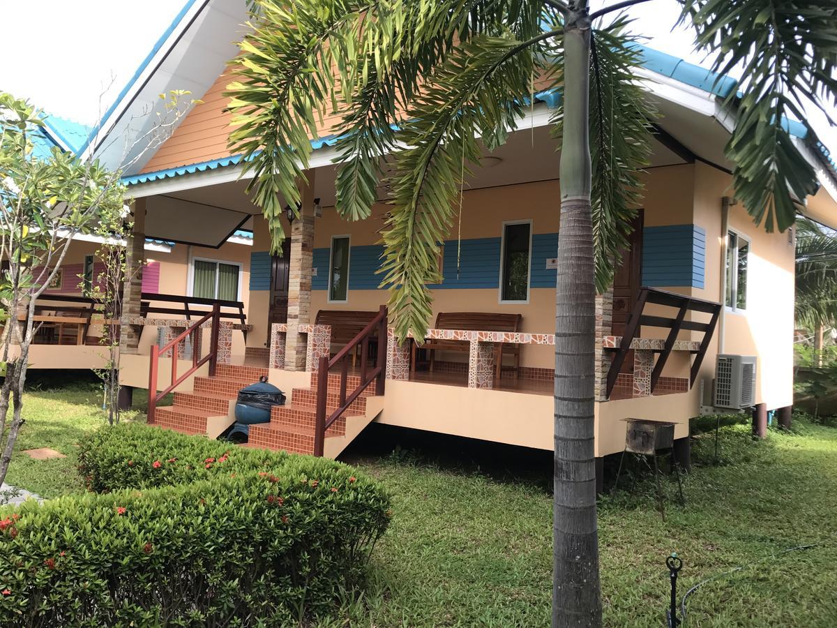 Sangtong Beach Resort Laem Sing Eksteriør billede
