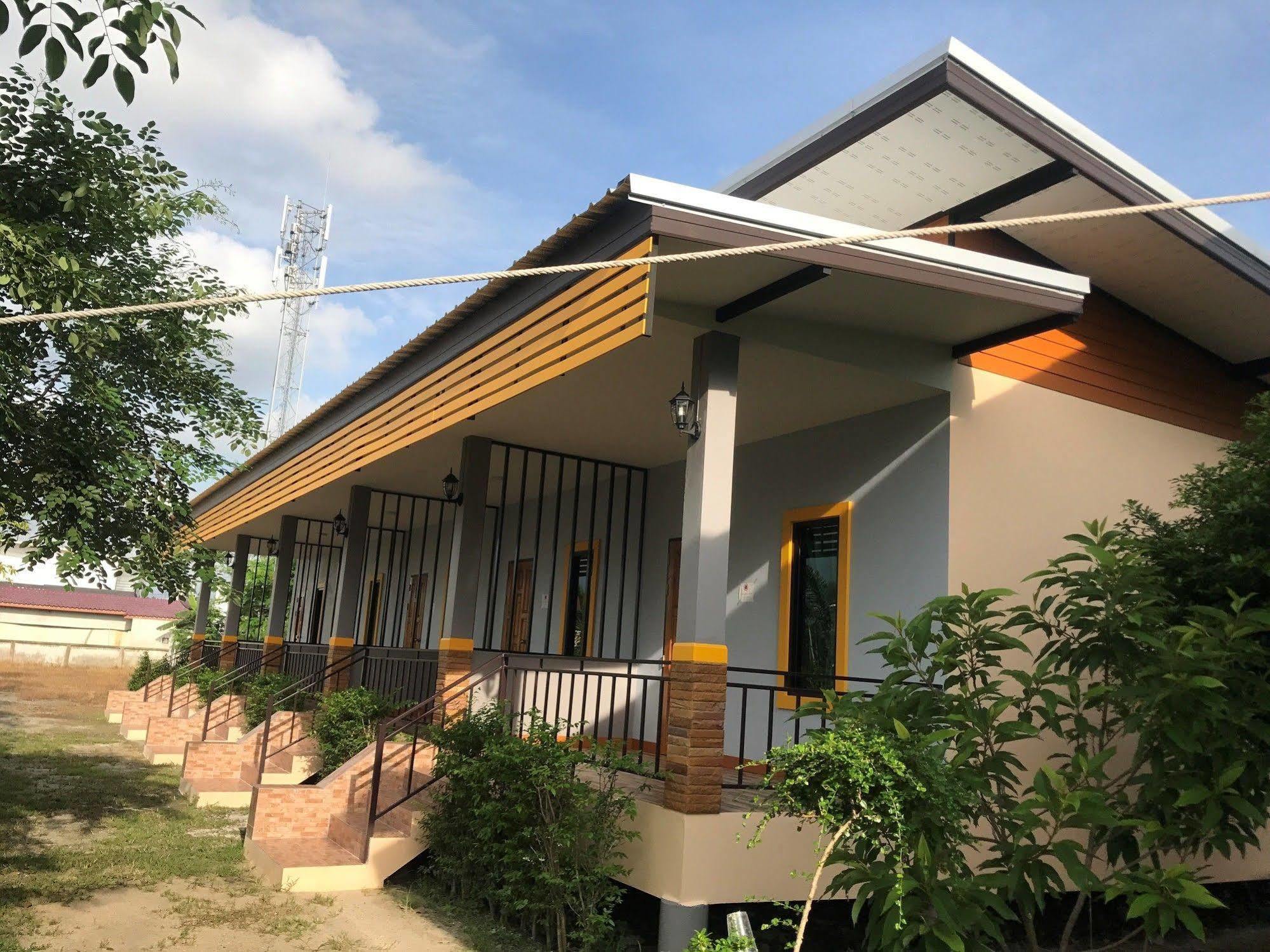 Sangtong Beach Resort Laem Sing Eksteriør billede