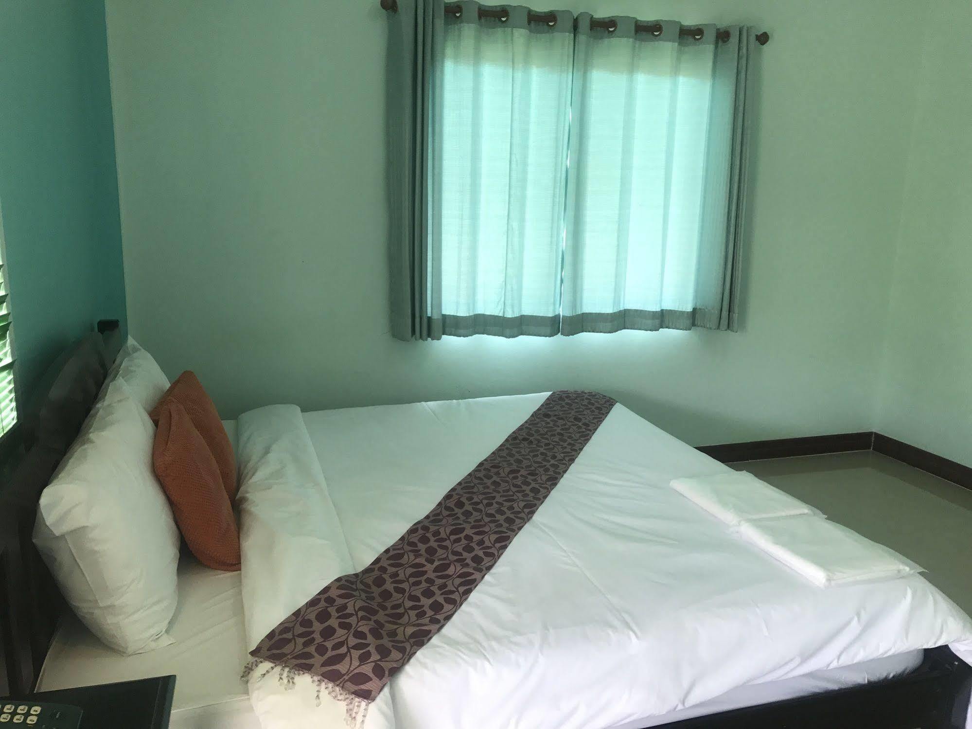 Sangtong Beach Resort Laem Sing Eksteriør billede