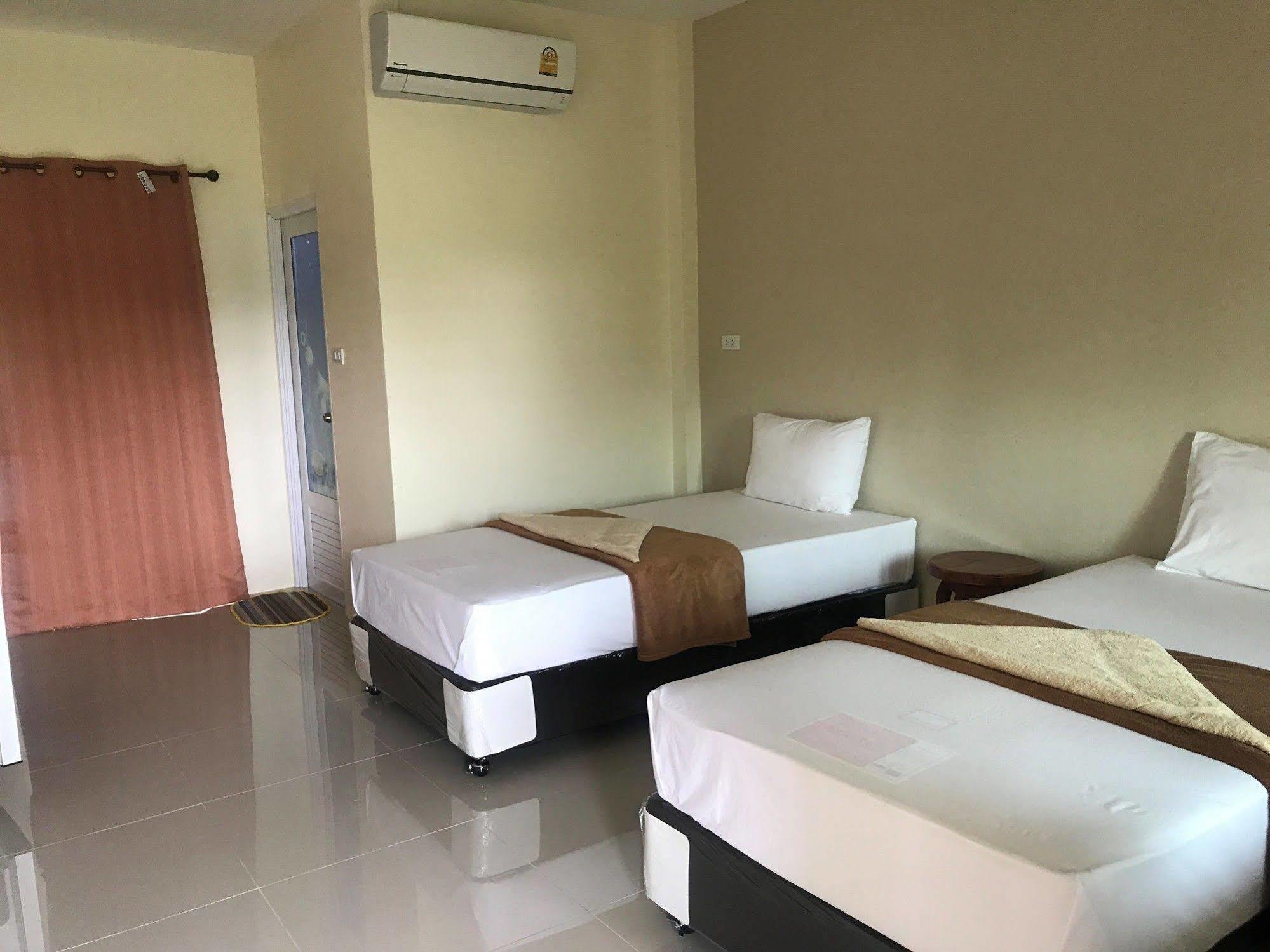 Sangtong Beach Resort Laem Sing Eksteriør billede